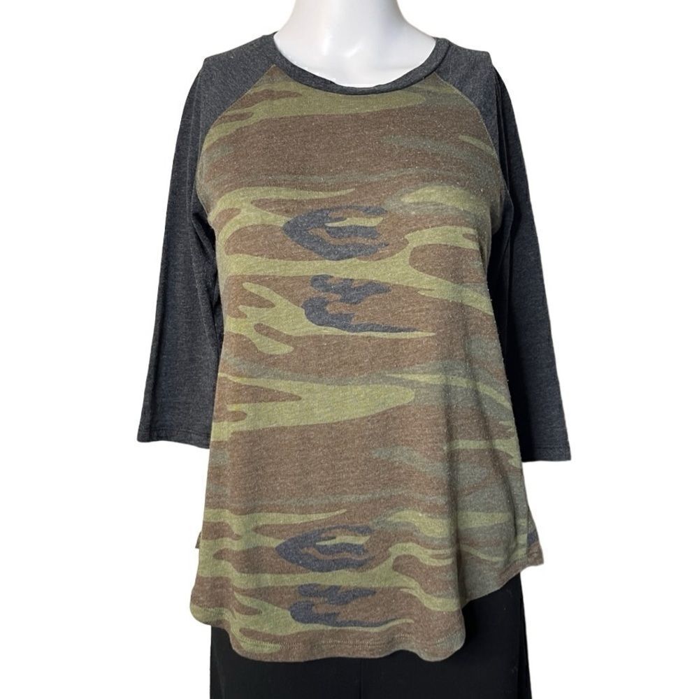 White Crow Camouflage 3/4 Baseball Tee Green & Dark Grey Size Xs
